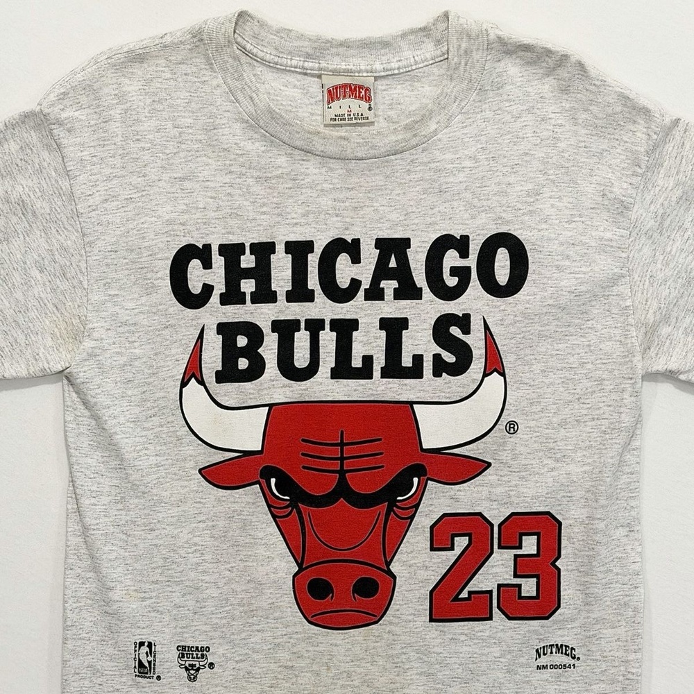 Vintage 90s Nutmeg Chicago Bulls Michael Jordan #23 T-Shirt USA Single Stitch M
